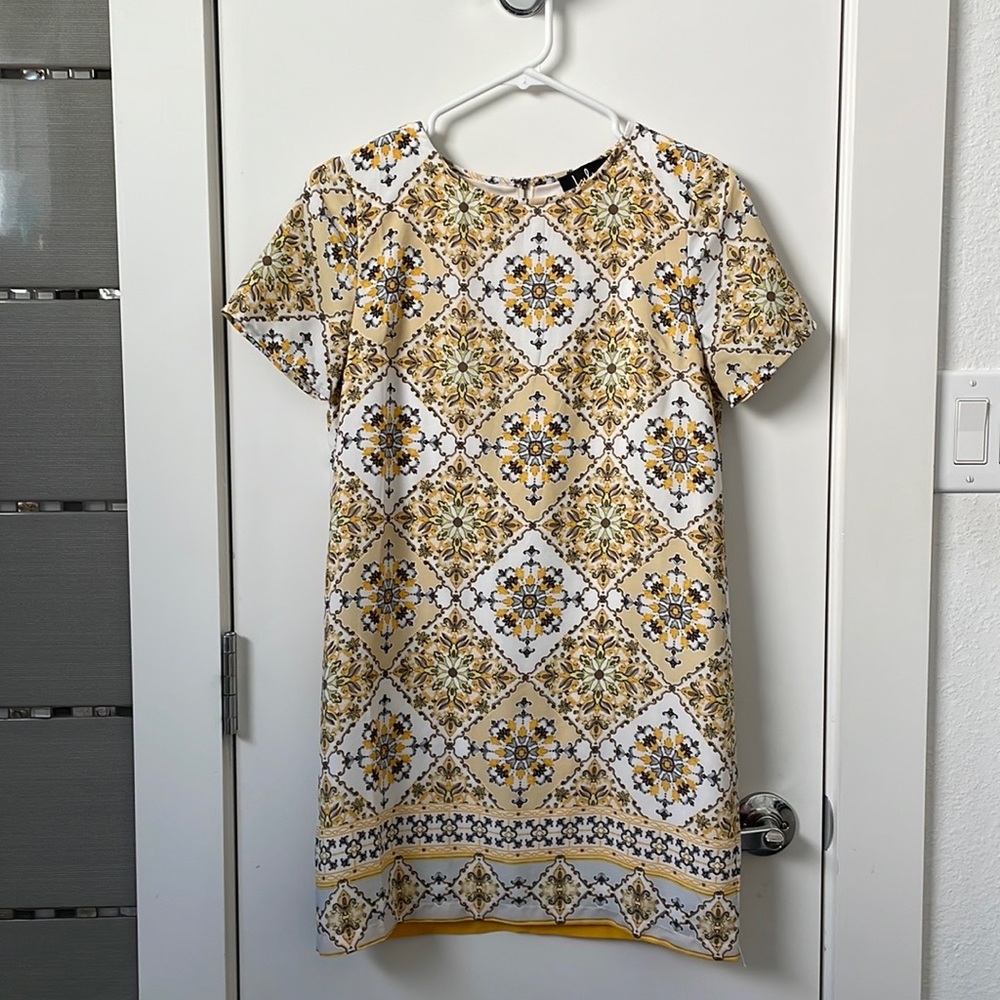Lulus Yellow Print Shift Dress